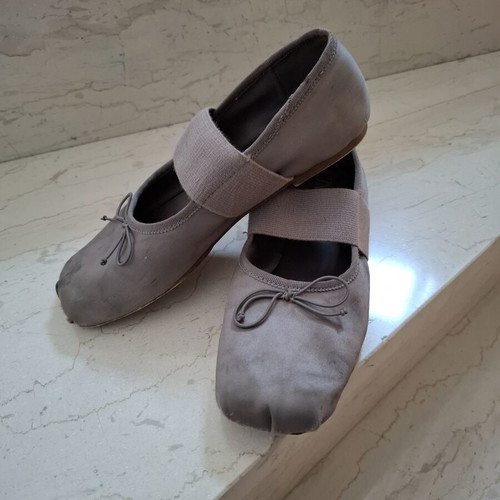 Zara ballerinas size 32 used, grey satin with elastic