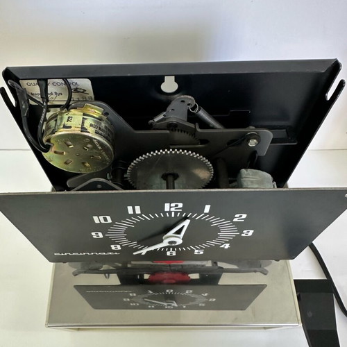 Vintage Cincinnati Job Card Recorder model 10000 mint condition with original keys