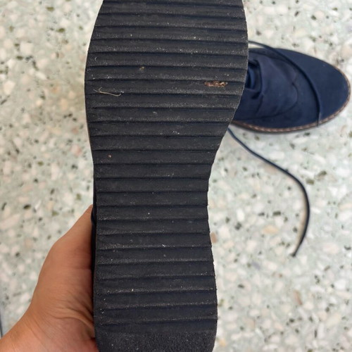 Bozikis blue shoes like new, size 39 with narrow fit