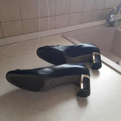 Vera Pelle pumps like new, size 39, 6cm heel, black-gold
