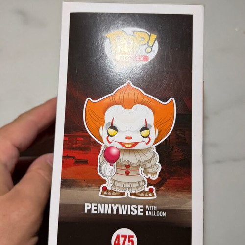 Funko Pop! Movies Pennywise With Balloon #475 new