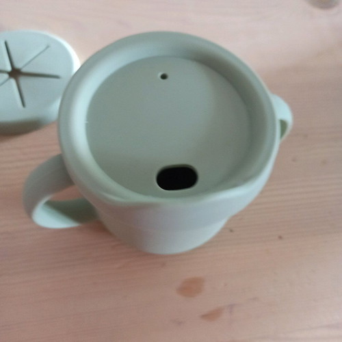 Silicone baby cup new with two lids
