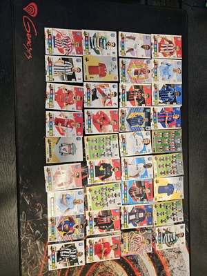 Panini FIFA 365 (2023) μεταχειρισμένα αυτοκόλλητα, 123 τεμάχια