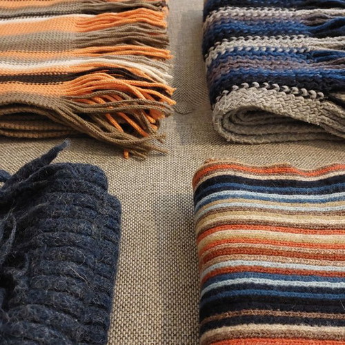 Wool scarves used, pack of 4 pieces