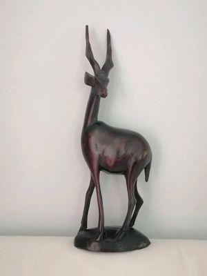 Σκαλιστή αντιλόπη χειροποίητη από ξύλο teak σαν καινούργια