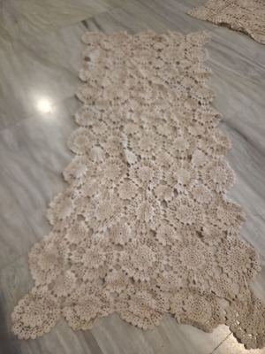Handmade table runner like new