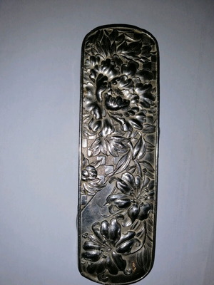 Διακοσμητικό vintage από ξύλινη βούρτσα ρούχων μεταχειρισμένο με ανάγλυφα σχέδια