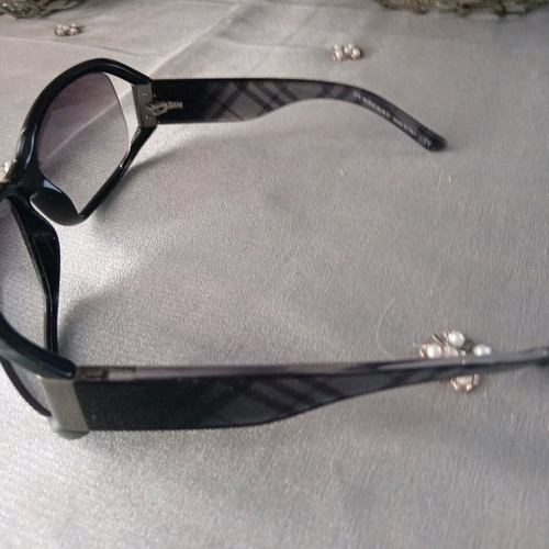 Burberry sunglasses used, acetate with metal details without case