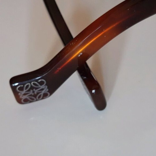 Loewe sunglasses like new, unisex with case