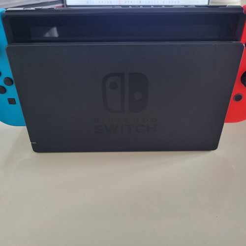 Nintendo Switch 6.2'' LCD like new with extra controller, 128G memory and games