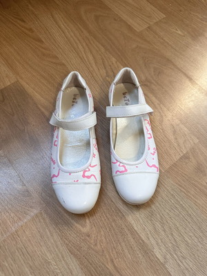 beToone children's ballerina shoes size 34, white and pink