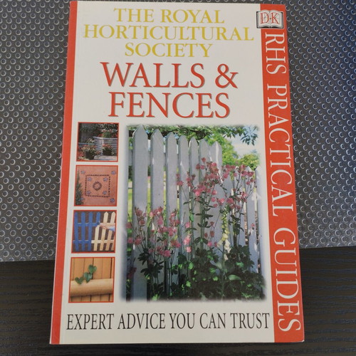 Construction books used, set of 2, foreign language