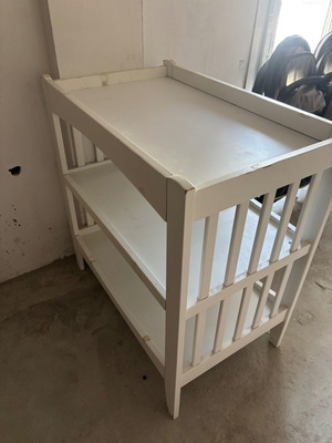 Mothercare changing table used without cushion