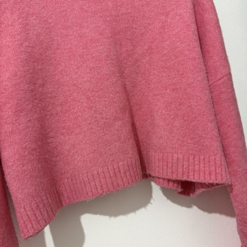 Bershka women's pink sweater used, size S