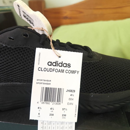 Adidas Cloudfoam Comfy sneakers size 37, black and gold, new