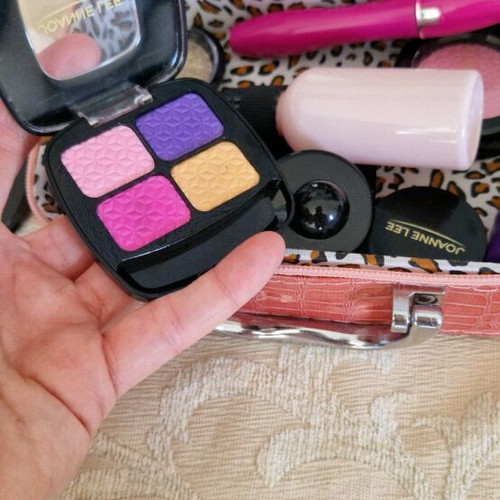 Plastic make up for kids used, many pieces