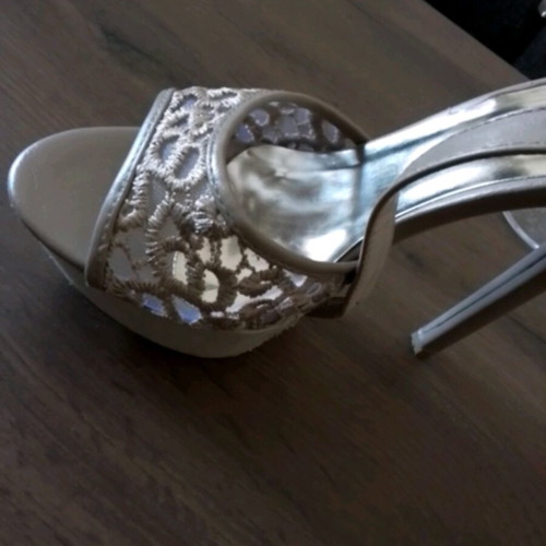 Roselight sandals No 37 like new, beige, ankle tie