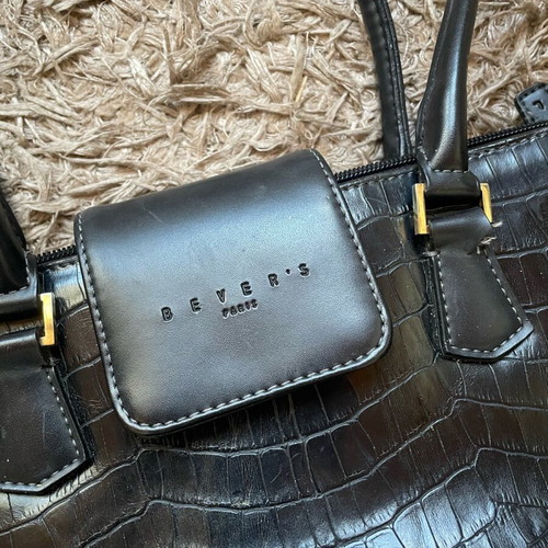 Bever•S Paris black shoulder bag like new