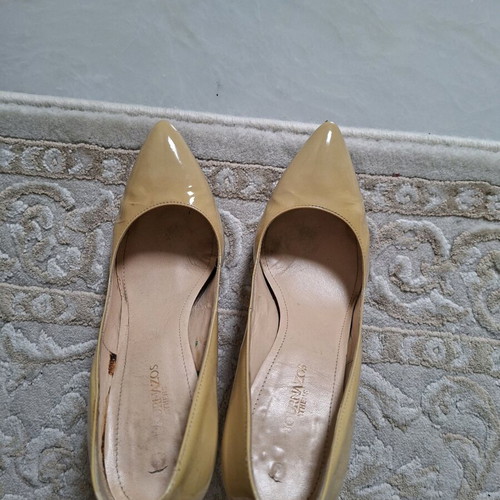 Bournazos leather patent pumps size 39 like new