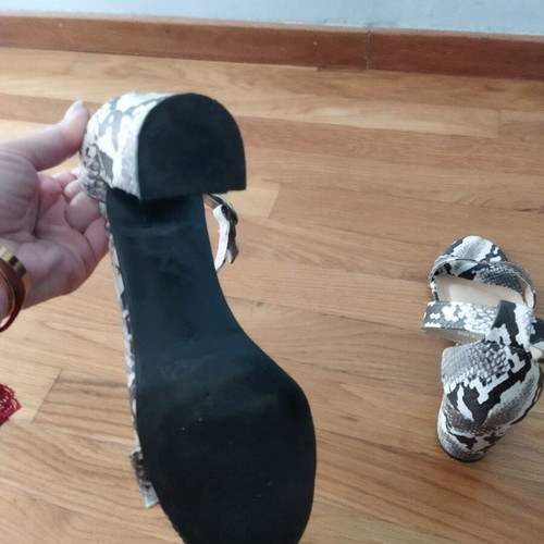 Pink Woman sandals with animal print like new