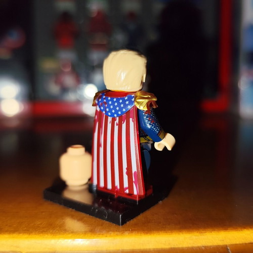 Homelander Bloodied Version collectible figure like new