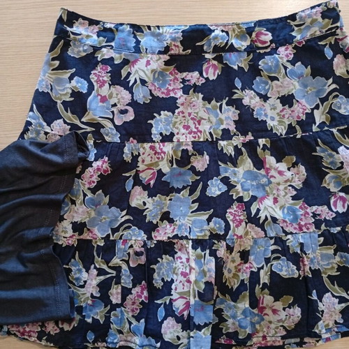 Set floral skirt Ann Taylor size 6/S-M and H&M top S like new