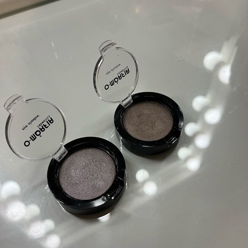 O-Morfia eyeshadow set of 2 like new