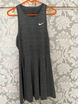 Nike dress gray like new, size M
