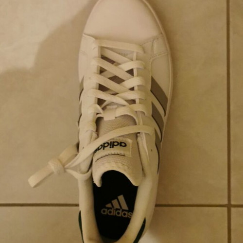 Adidas right shoe size 42 white gray like new