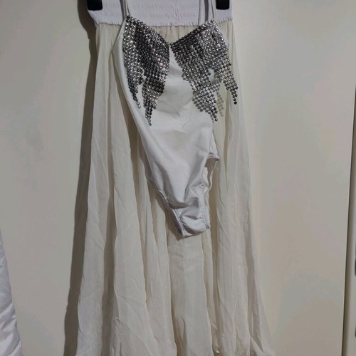 Children's bodysuit with matching skirt like new, size 36