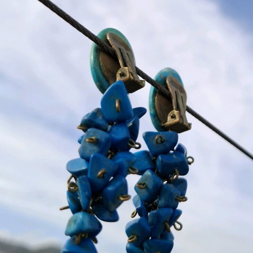Vintage clip earrings with turquoise stones used, cluster style