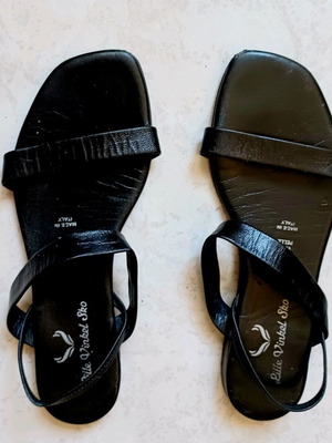 Women's sandals size 39. Made in Italy.