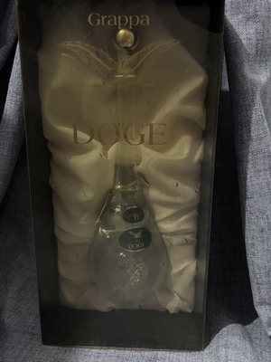 Grappa dei Dogi Sauvignon collectible bottle 500ml like new