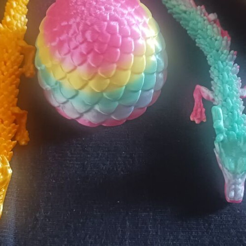 Plastic eggs set with dragons inside, 2 pieces, multicolor