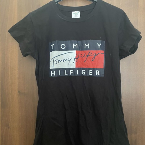 Black women's T-shirt with tricolor print, like new, super fit