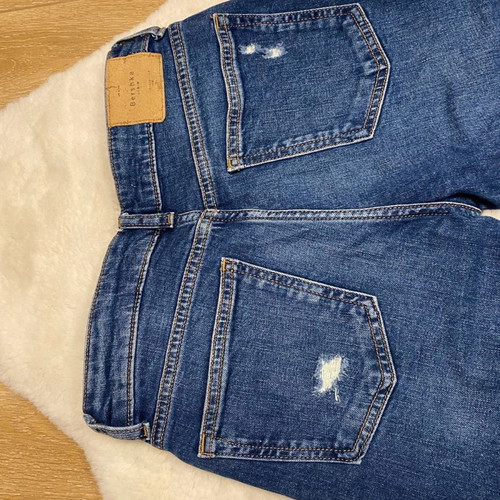 Bershka slim boyfriend jeans used, size 32, blue with rips