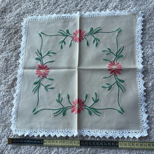Embroidered doilies used, pack of 6, napkins