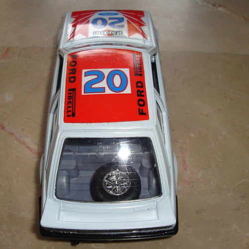 Burago Ford Escort XR3 μοντέλο 80' κλίμακα 1/24 με κουτί