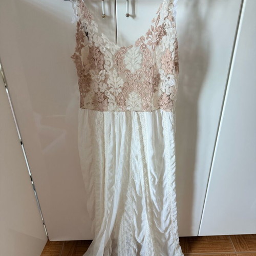 Nidodileda blouse like new, white and beige