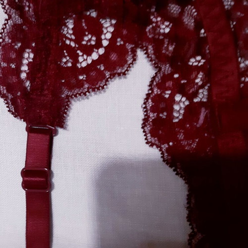 Garter belt burgundy lace Medium Zara - 7,00 - Vendora.cy Garter belt burgundy lace Medium Zara - 7,00 - Vendora.cy