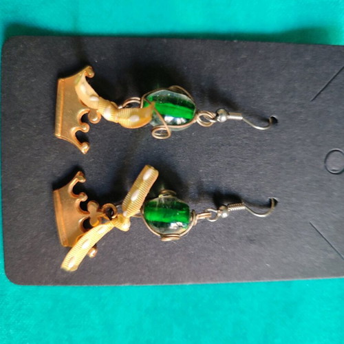 Earrings with crown new, handmade with green beads