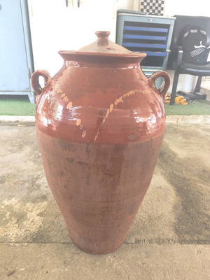 Ceramic kiupi used for decoration or oil, height 68cm