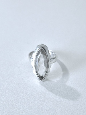 Silver s9.25 impressive ring like new