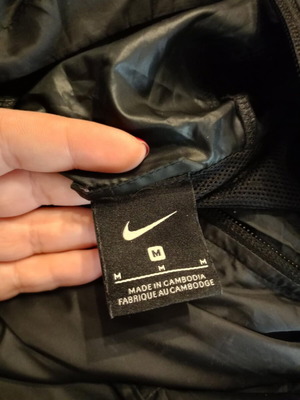 Nike αντιανεμικό σαν καινούργιο, μέγεθος Μ