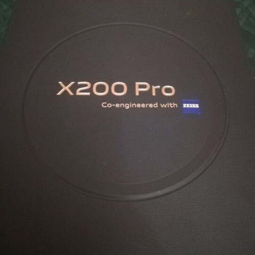 Vivo X200 Pro Global edition like new with 16GB RAM and 512GB storage