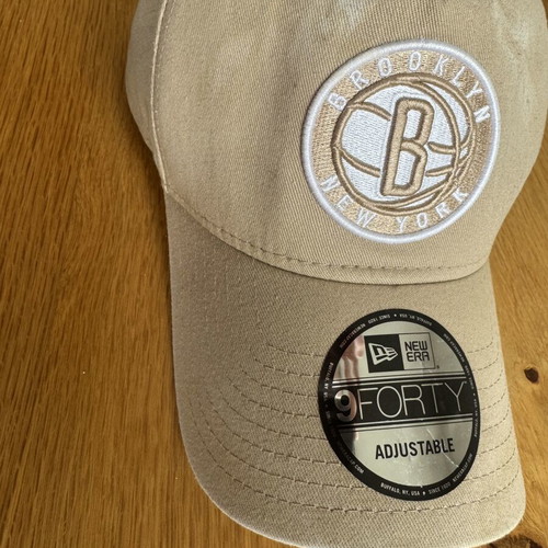 New Era 9FORTY Adjustable Brooklyn Nets cap used, beige