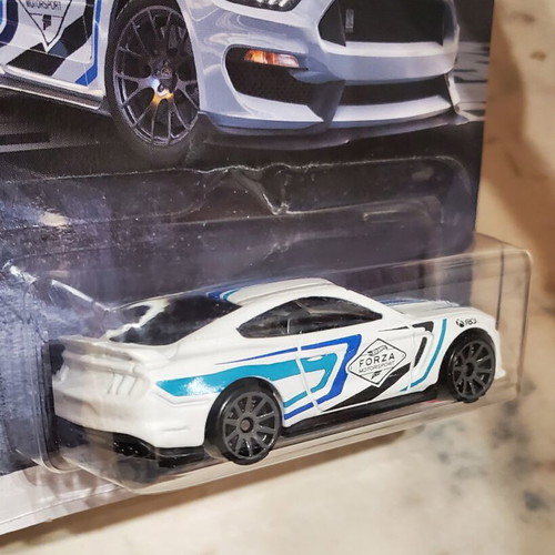 Hot Wheels Forza 2019 Ford Mustang like new