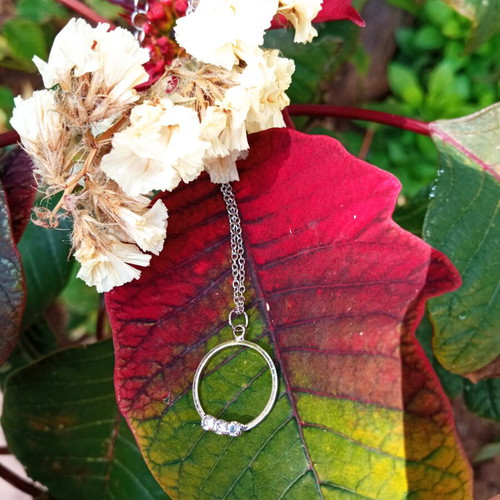 Minimalist silver necklace with rhinestones