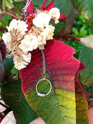 Minimalist silver necklace with rhinestones