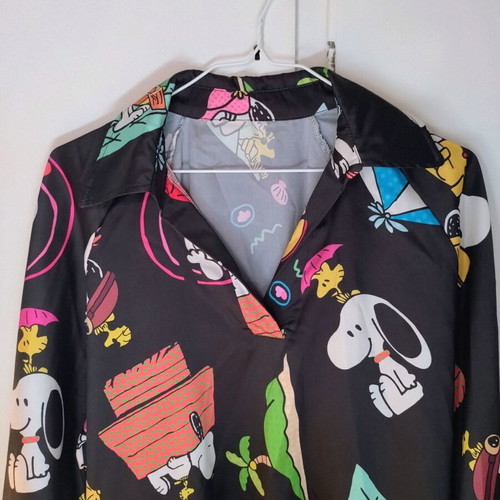 Blu Royal Snoopy shirt like new, black multicolor print